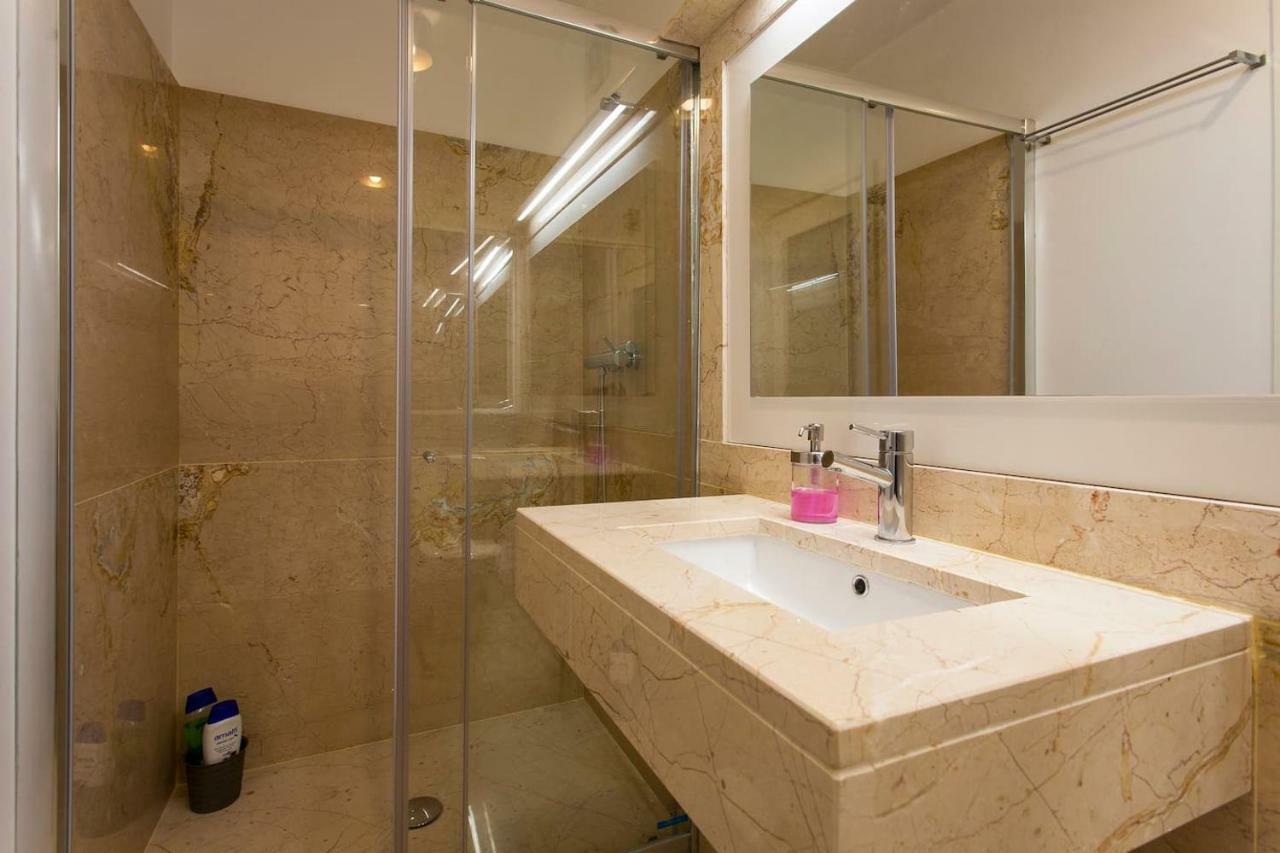 Appartement Exquisit Flat Left *